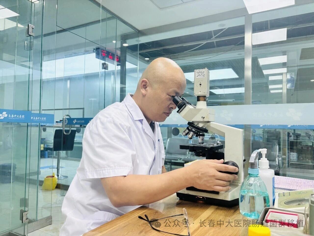 阳江市|高朋磊医师：左手男科临床，右手肠道菌群移植深入研究